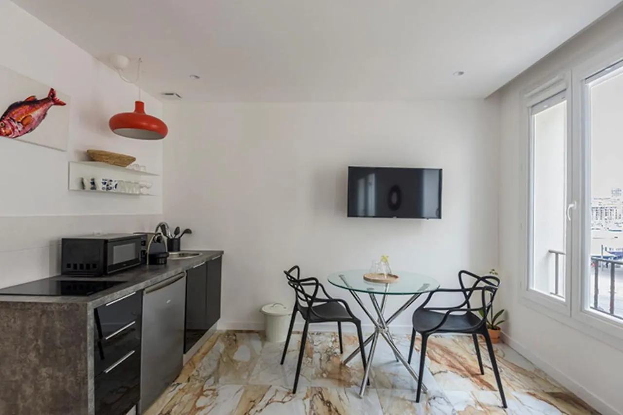 Renovated Studio On The Old Port contacts